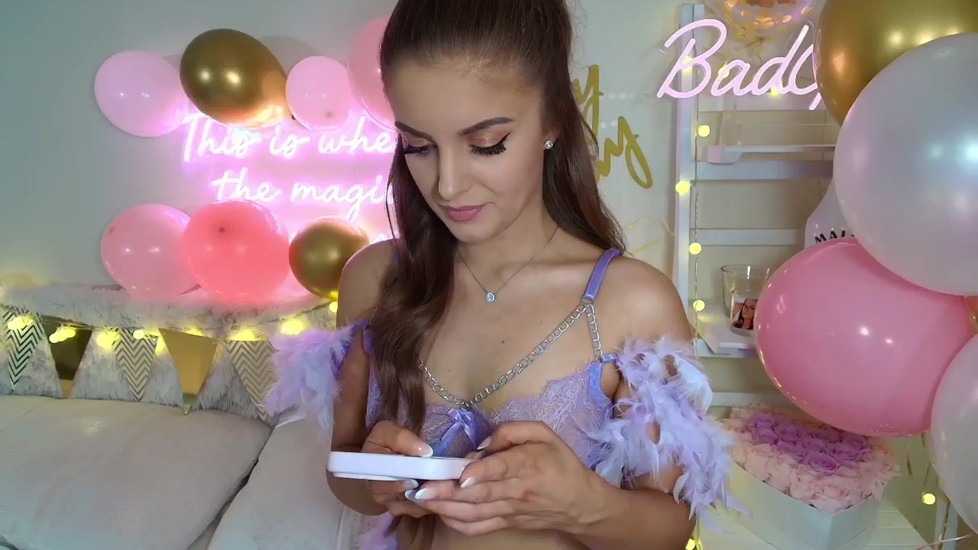 Gallery image thumbnail from BadGalAri's myfreecams stream on, 08/31/2024, 23:21 image 14 of 20