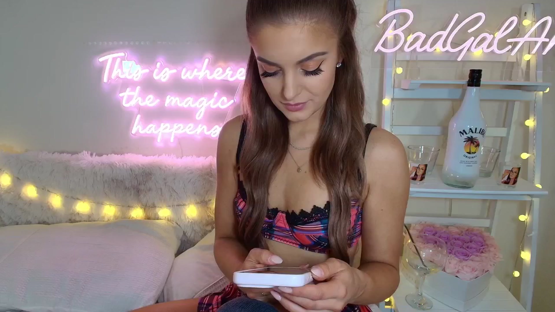Gallery image thumbnail from BadGalAri's myfreecams stream on, 10/06/2024, 01:44 image 11 of 20