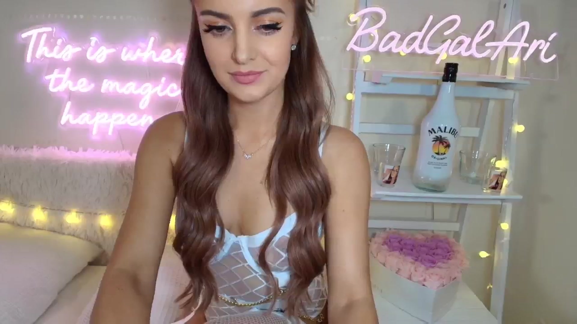 Gallery image thumbnail from BadGalAri's myfreecams stream on, 11/24/2024, 01:25 image 19 of 20