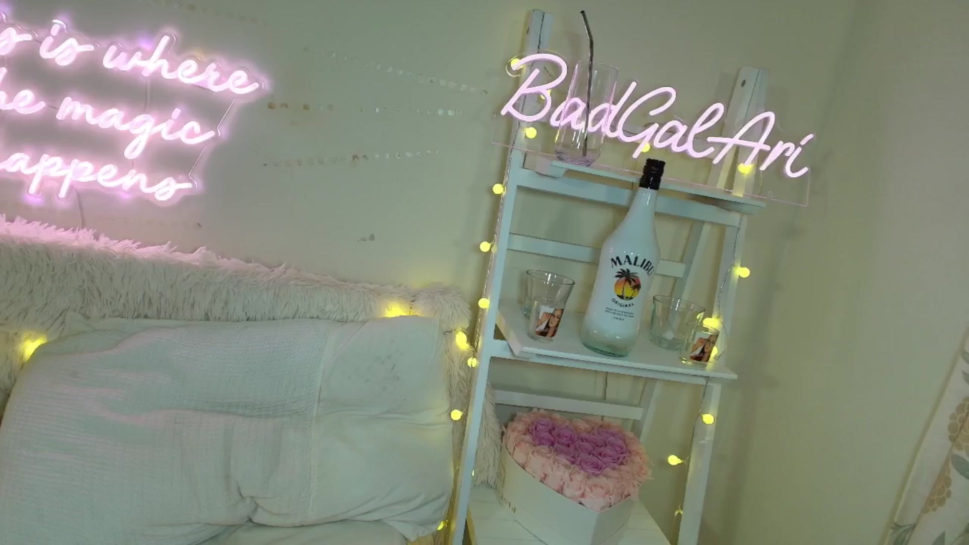 Gallery image thumbnail from BadGalAri's myfreecams stream on, 11/24/2024, 01:25 image 17 of 20