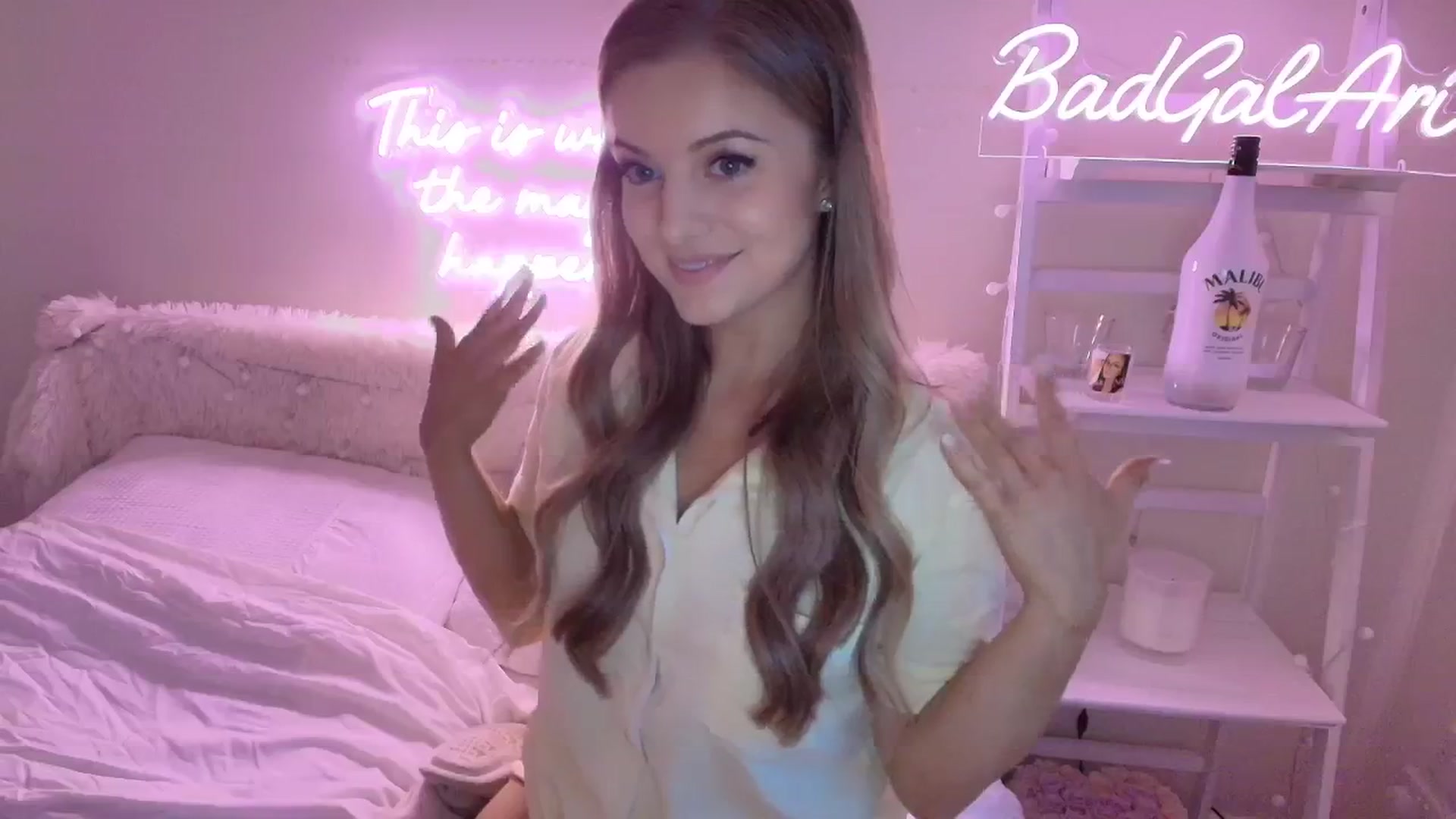 Gallery image thumbnail from BadGalAri's myfreecams stream on, 08/23/2025, 20:30 image 4 of 20