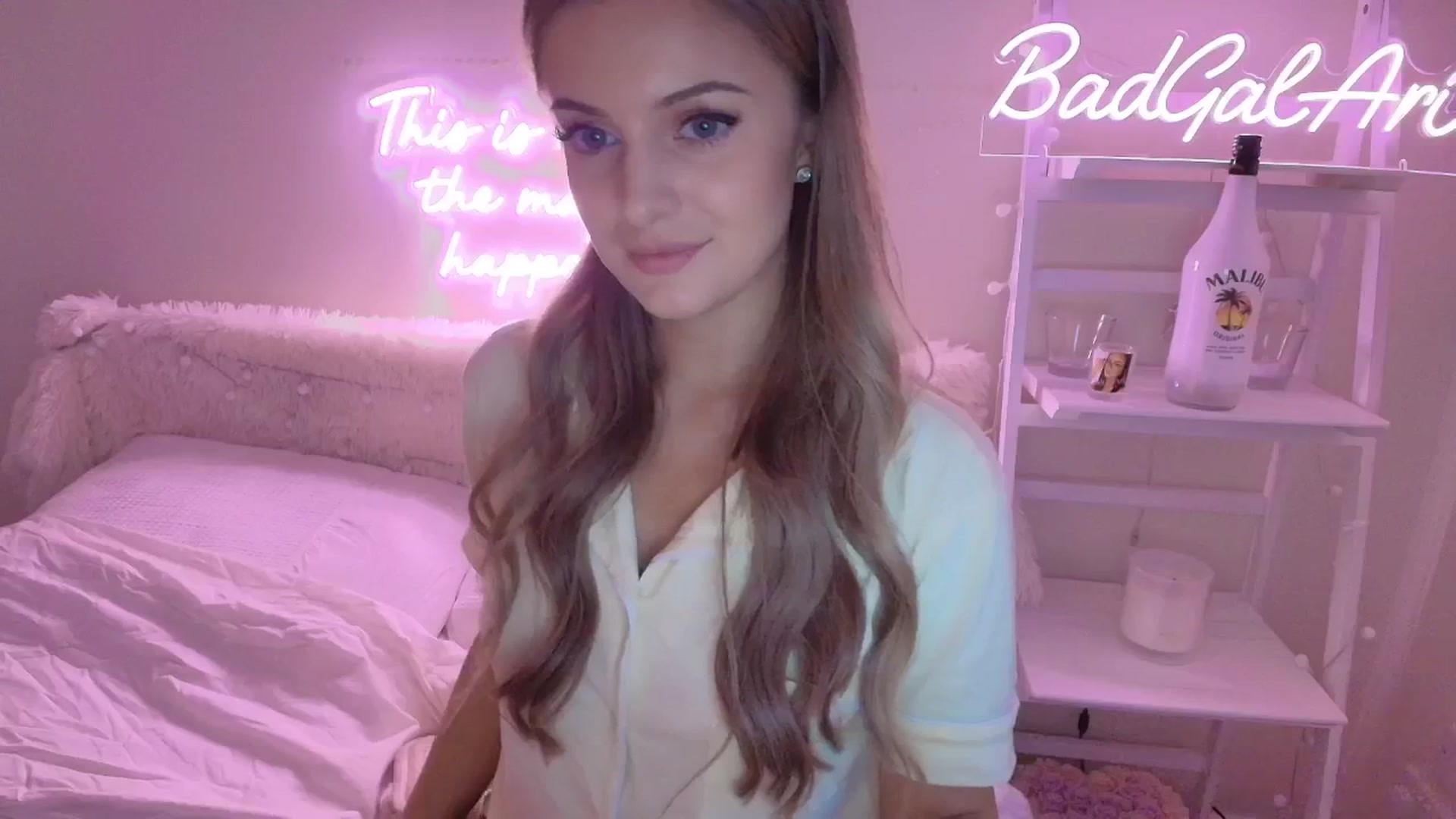 Gallery image thumbnail from BadGalAri's myfreecams stream on, 08/23/2025, 20:30 image 5 of 20