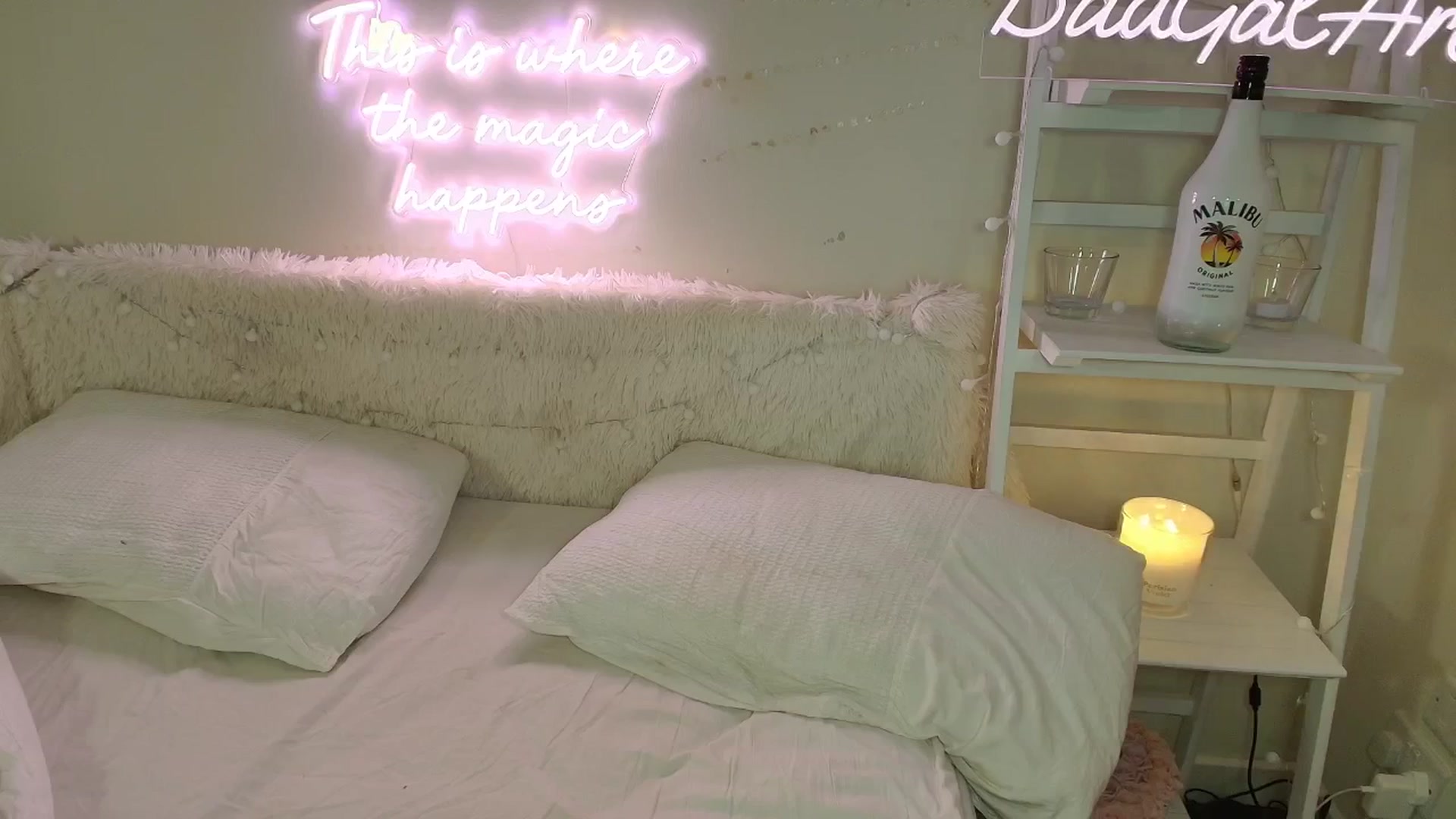 Gallery image thumbnail from BadGalAri's myfreecams stream on, 08/24/2025, 01:50 image 3 of 20