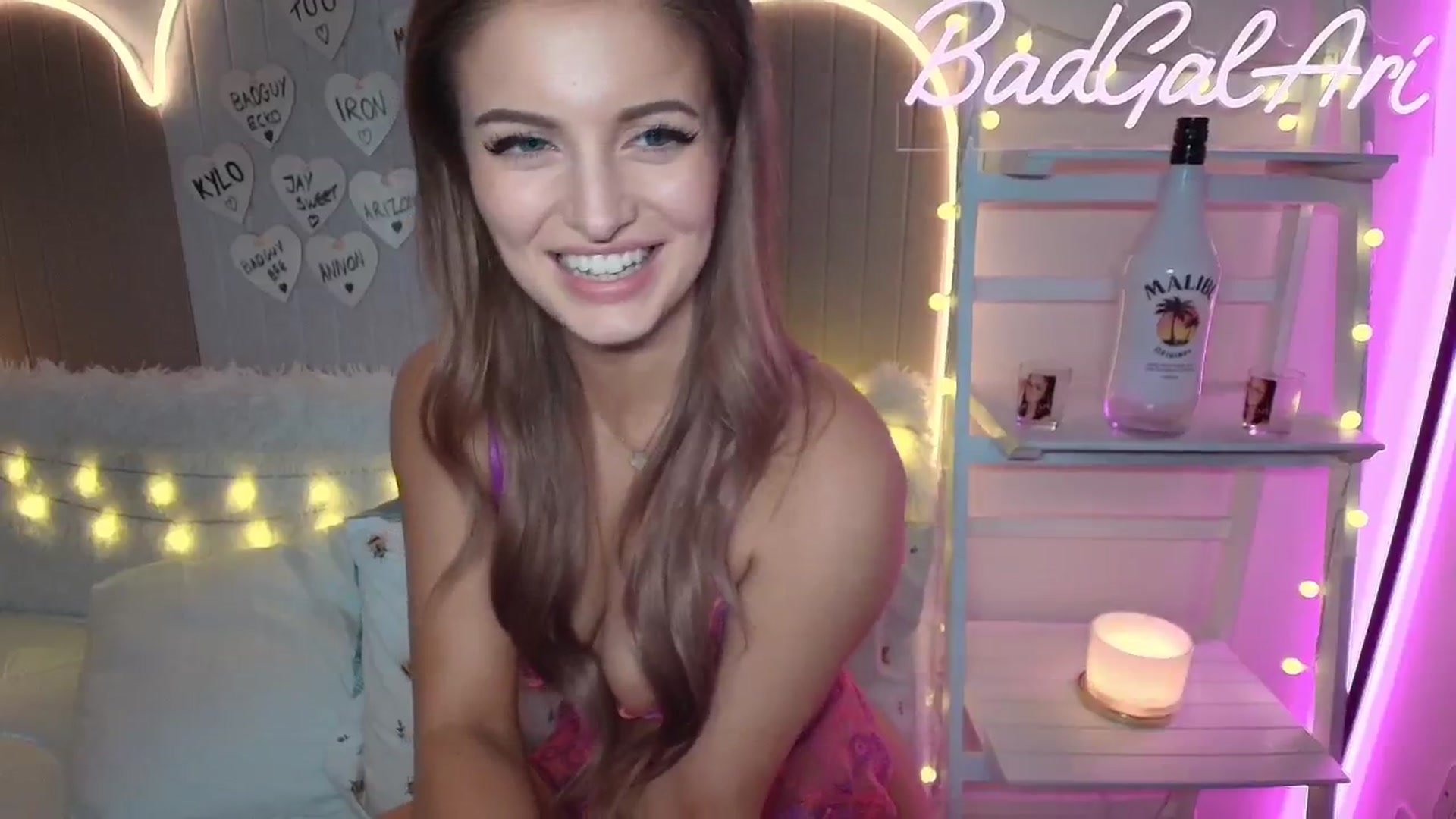 Gallery image thumbnail from BadGalAri's myfreecams stream on, 04/19/2026, 04:45 image 20 of 20