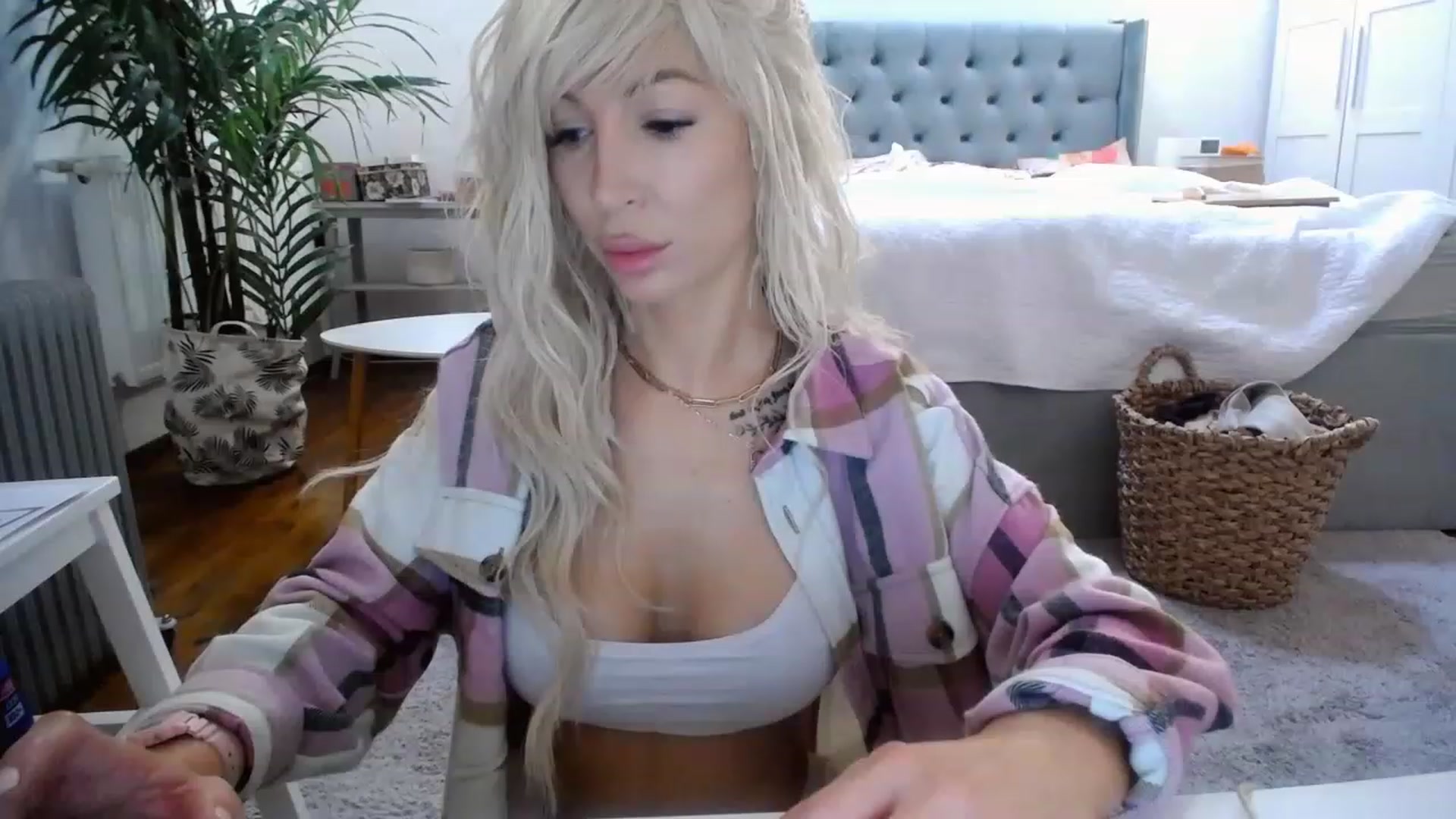Gallery image thumbnail from BadKaylee_'s myfreecams stream on, 12/22/2022, 10:49 image 11 of 20