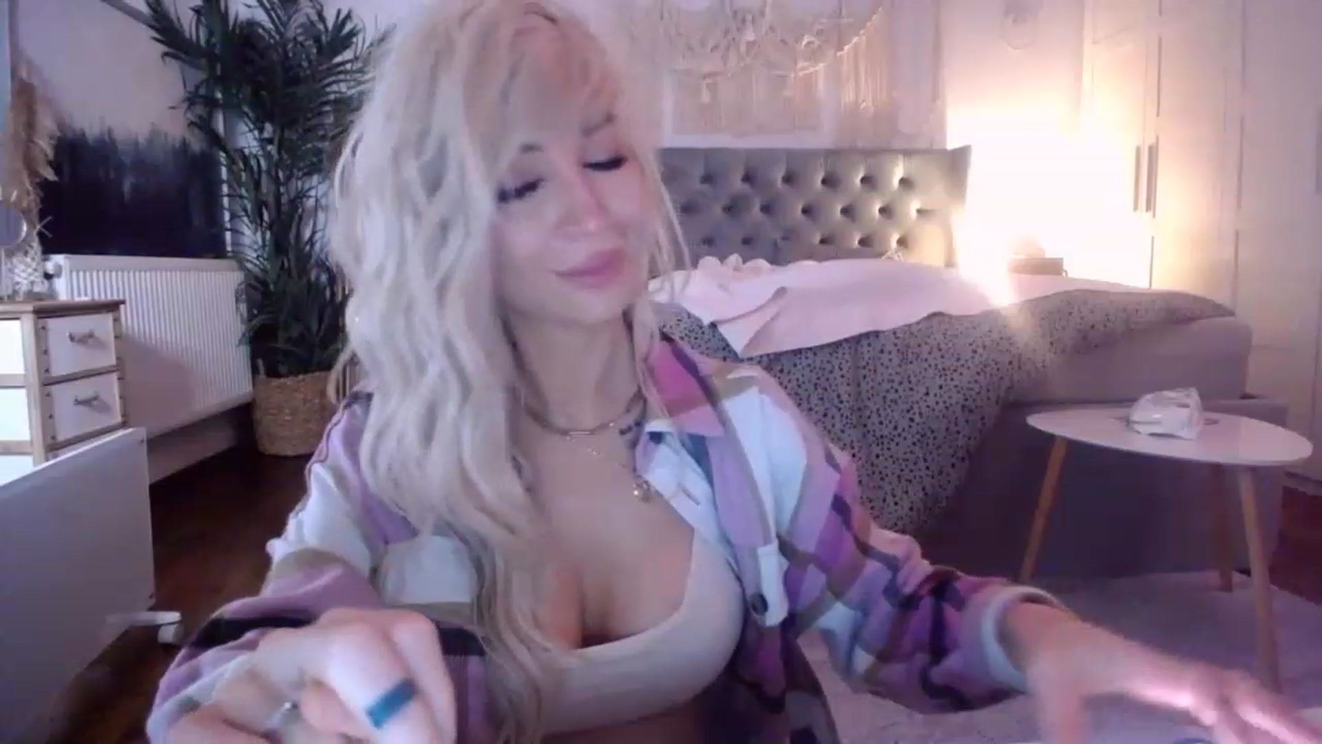 Gallery image thumbnail from BadKaylee_'s myfreecams stream on, 01/19/2023, 11:25 image 19 of 20