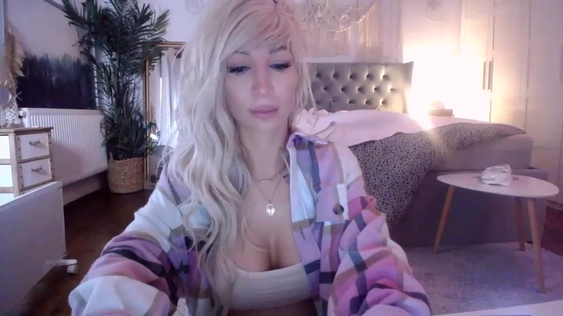 Gallery image thumbnail from BadKaylee_'s myfreecams stream on, 01/19/2023, 11:25 image 8 of 20