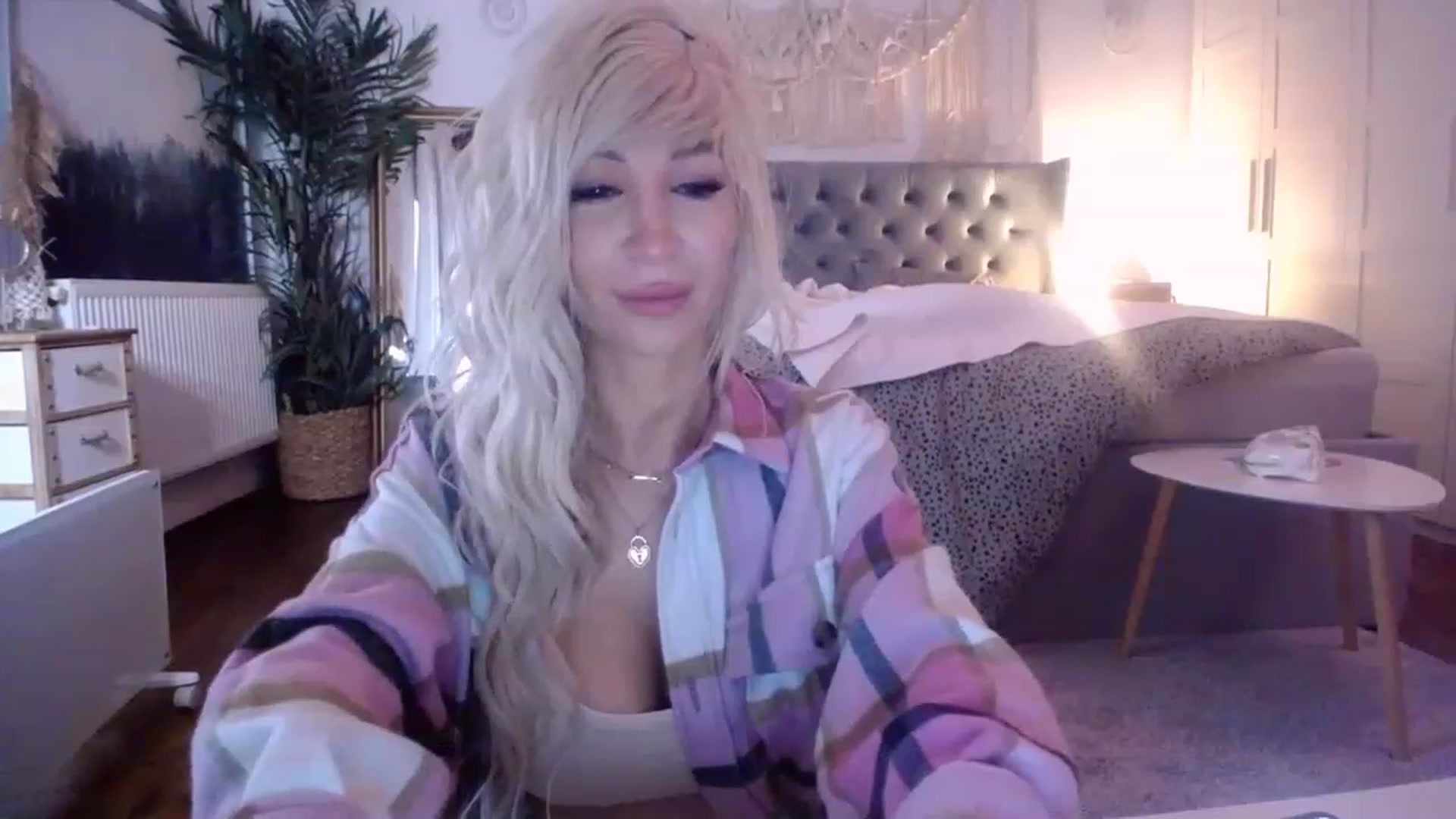 Gallery image thumbnail from BadKaylee_'s myfreecams stream on, 01/19/2023, 11:25 image 17 of 20