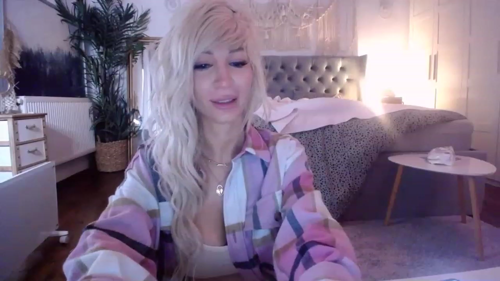 Gallery image thumbnail from BadKaylee_'s myfreecams stream on, 01/19/2023, 11:25 image 16 of 20