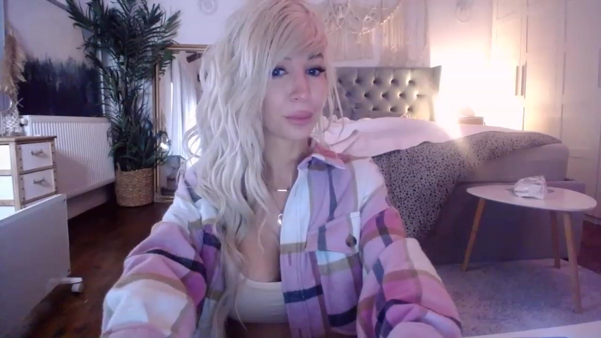 Gallery image thumbnail from BadKaylee_'s myfreecams stream on, 01/19/2023, 11:25 image 10 of 20