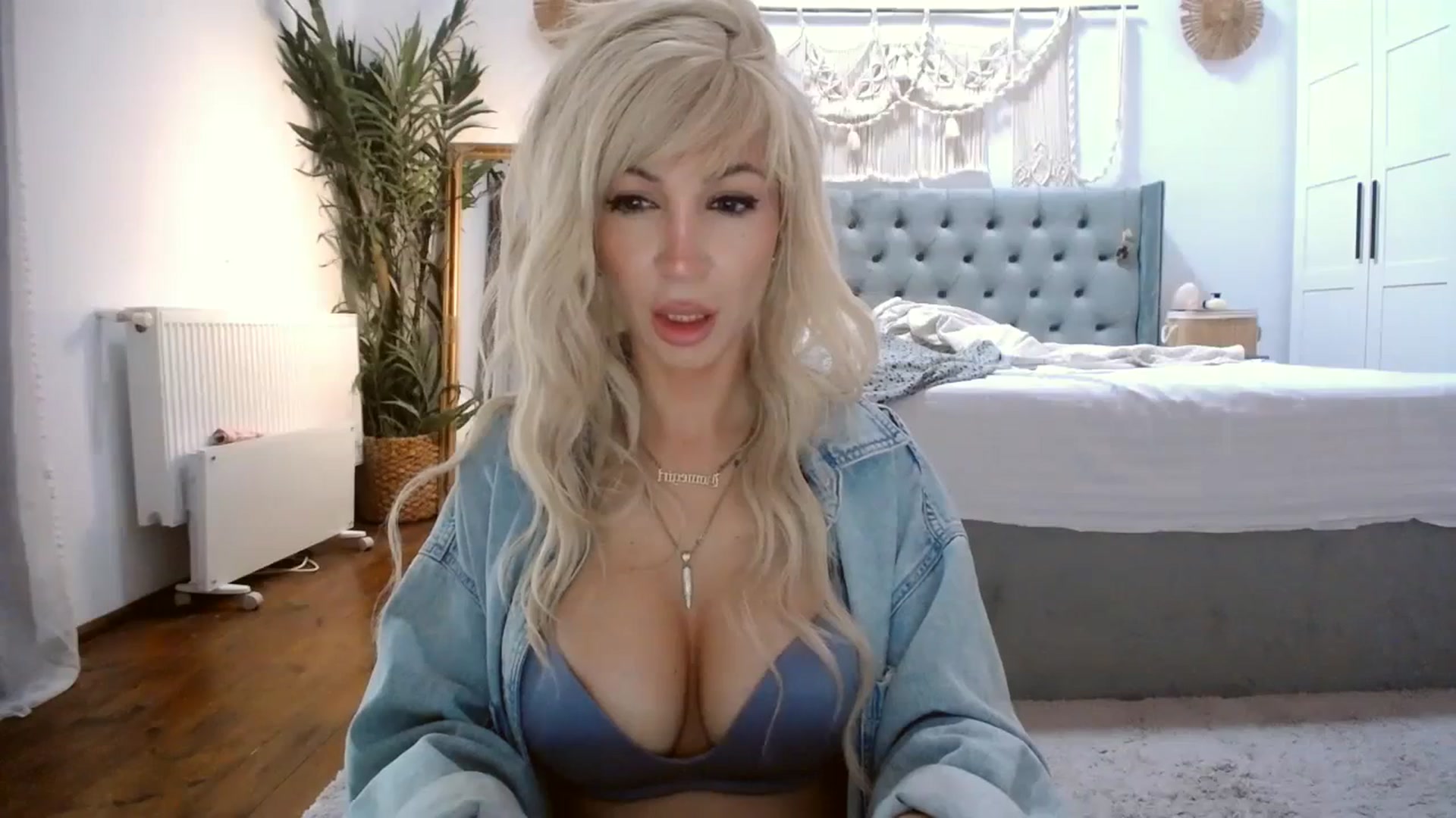 Gallery image thumbnail from BadKaylee_'s myfreecams stream on, 09/04/2023, 08:00 image 3 of 20