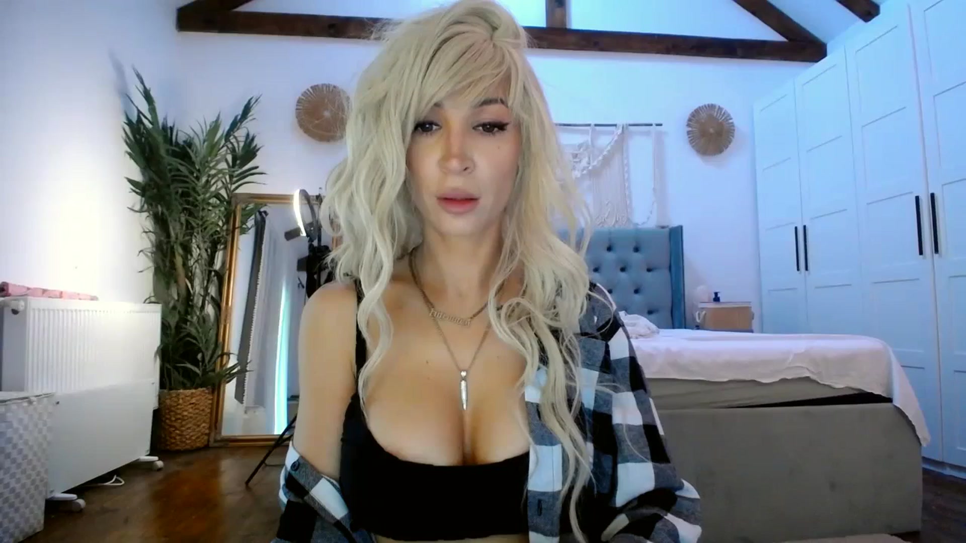 Gallery image thumbnail from BadKaylee_'s myfreecams stream on, 09/14/2023, 08:22 image 2 of 20