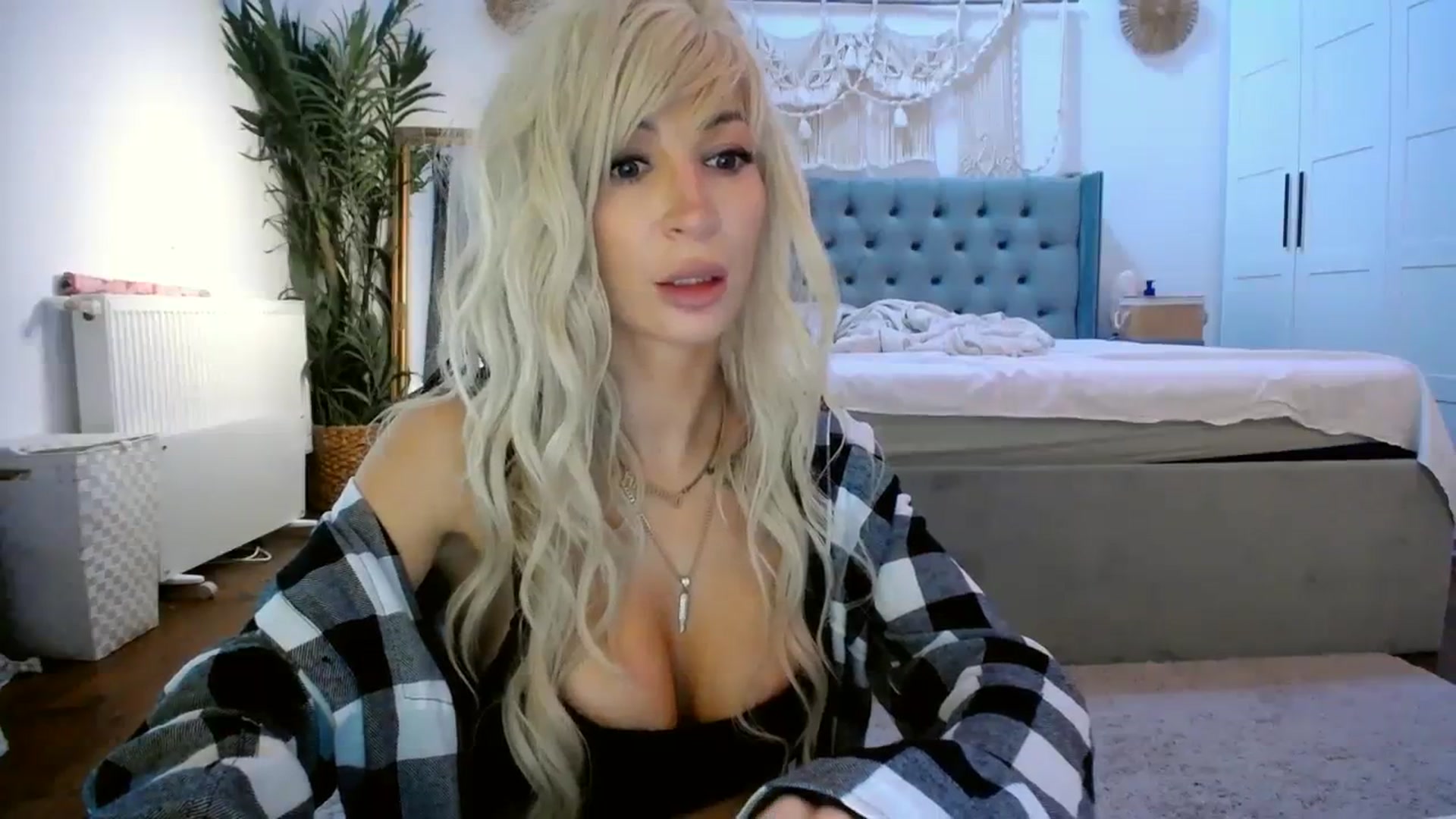 Gallery image thumbnail from BadKaylee_'s myfreecams stream on, 09/14/2023, 08:22 image 20 of 20