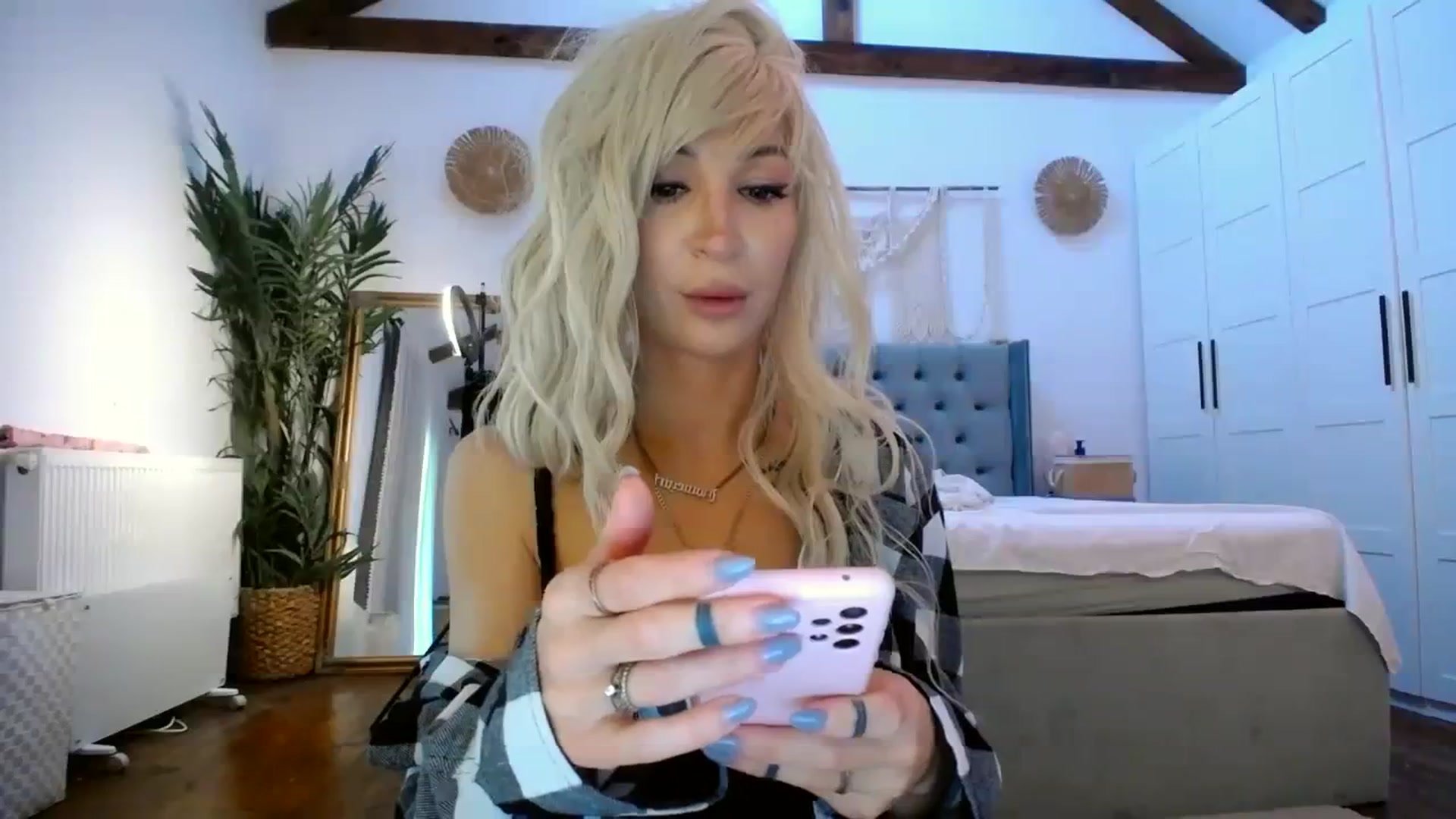 Gallery image thumbnail from BadKaylee_'s myfreecams stream on, 09/14/2023, 08:22 image 9 of 20