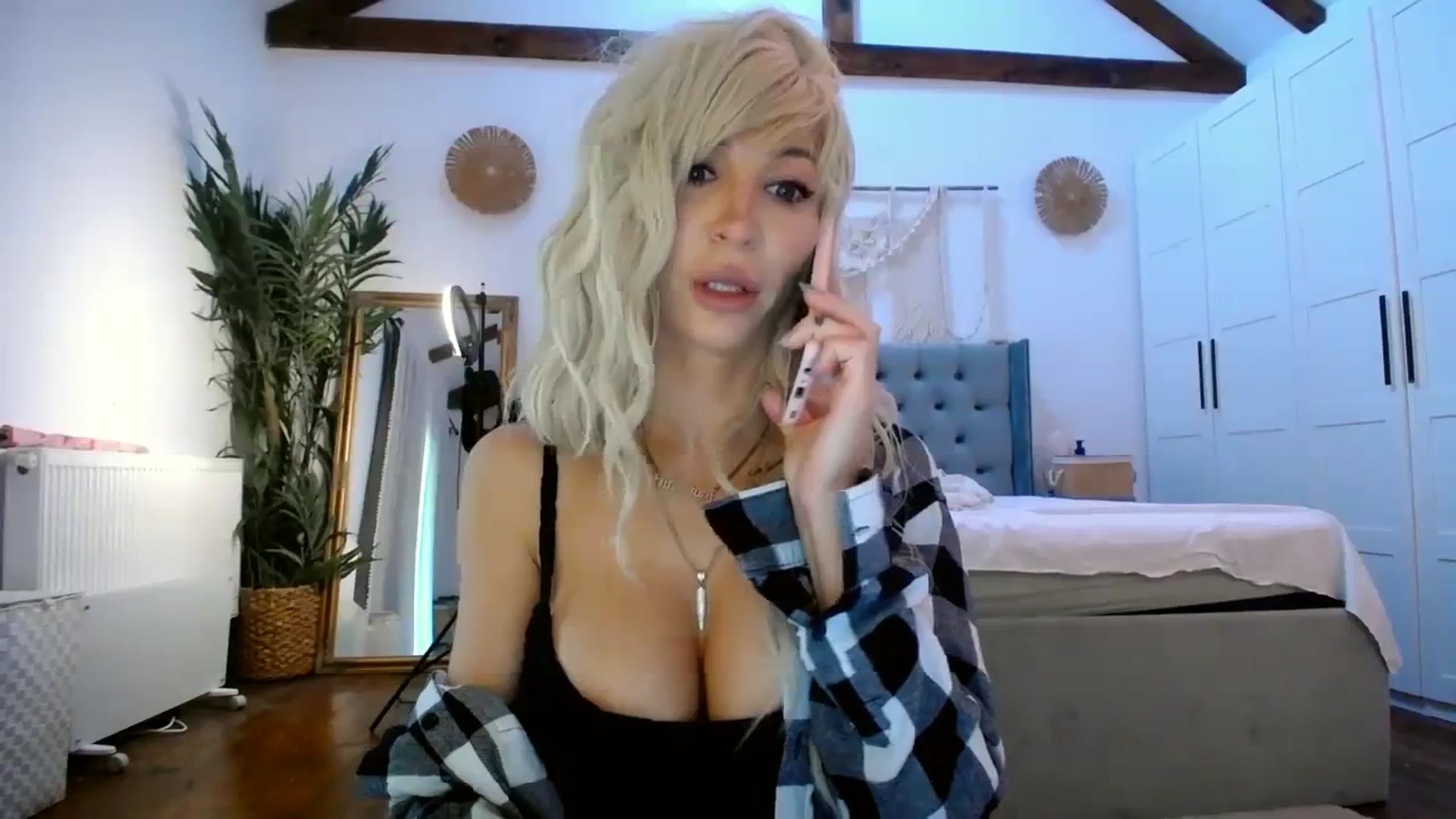 Gallery image thumbnail from BadKaylee_'s myfreecams stream on, 09/14/2023, 08:22 image 8 of 20