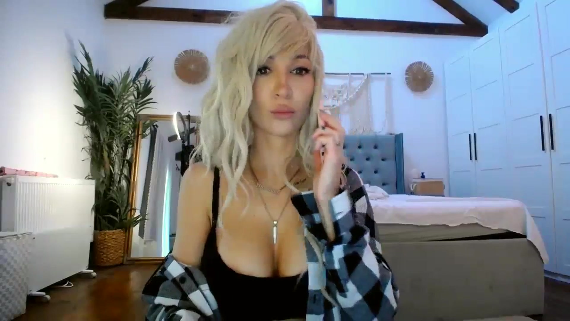 Gallery image thumbnail from BadKaylee_'s myfreecams stream on, 09/14/2023, 08:22 image 3 of 20