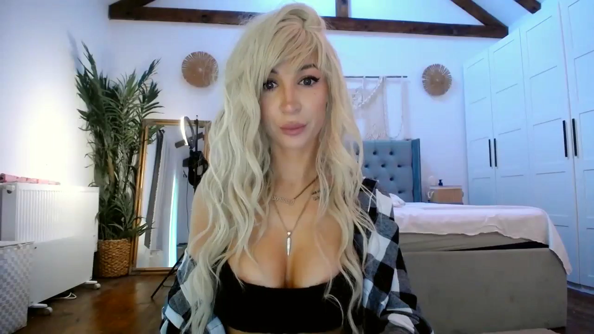 Gallery image thumbnail from BadKaylee_'s myfreecams stream on, 09/14/2023, 08:22 image 10 of 20