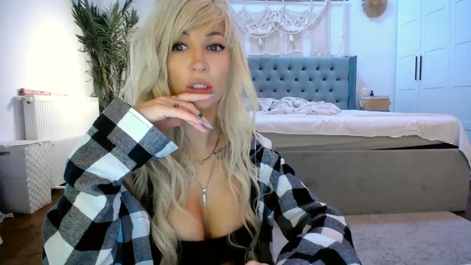 Gallery image thumbnail from BadKaylee_'s myfreecams stream on, 09/14/2023, 08:22 image 19 of 20