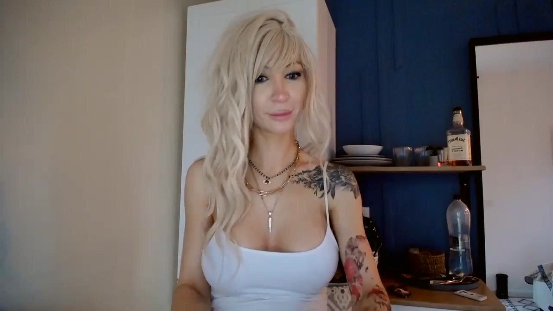 Gallery image thumbnail from BadKaylee_'s myfreecams stream on, 12/03/2023, 12:08 image 10 of 20