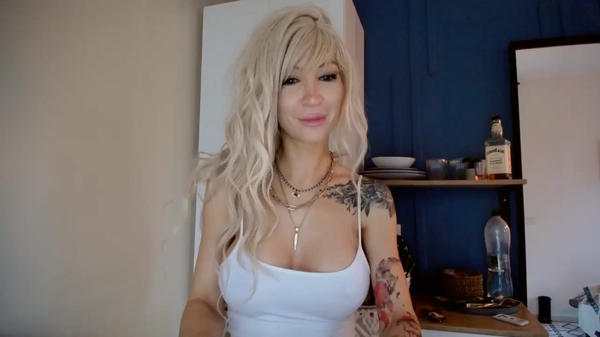 Gallery image thumbnail from BadKaylee_'s myfreecams stream on, 12/03/2023, 12:08 image 7 of 20