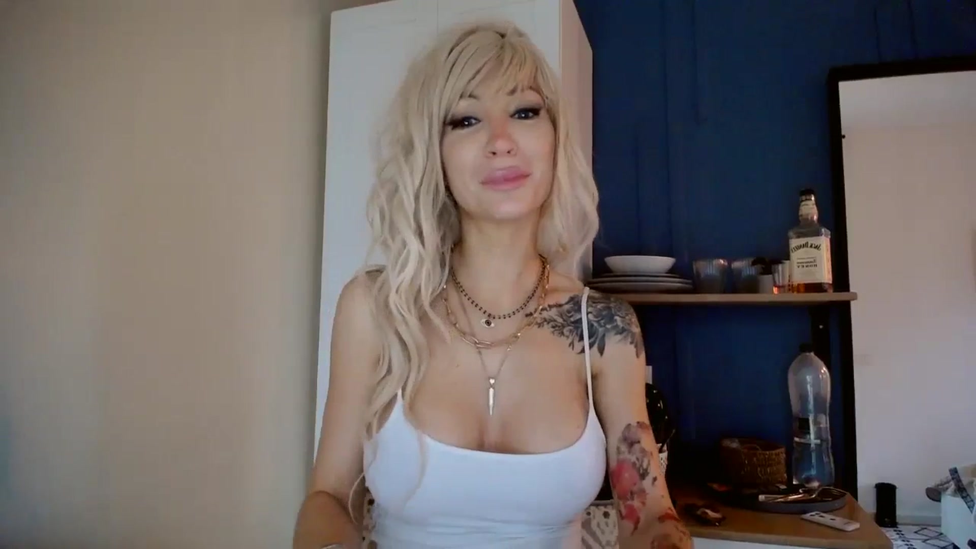 Gallery image thumbnail from BadKaylee_'s myfreecams stream on, 12/03/2023, 12:08 image 11 of 20