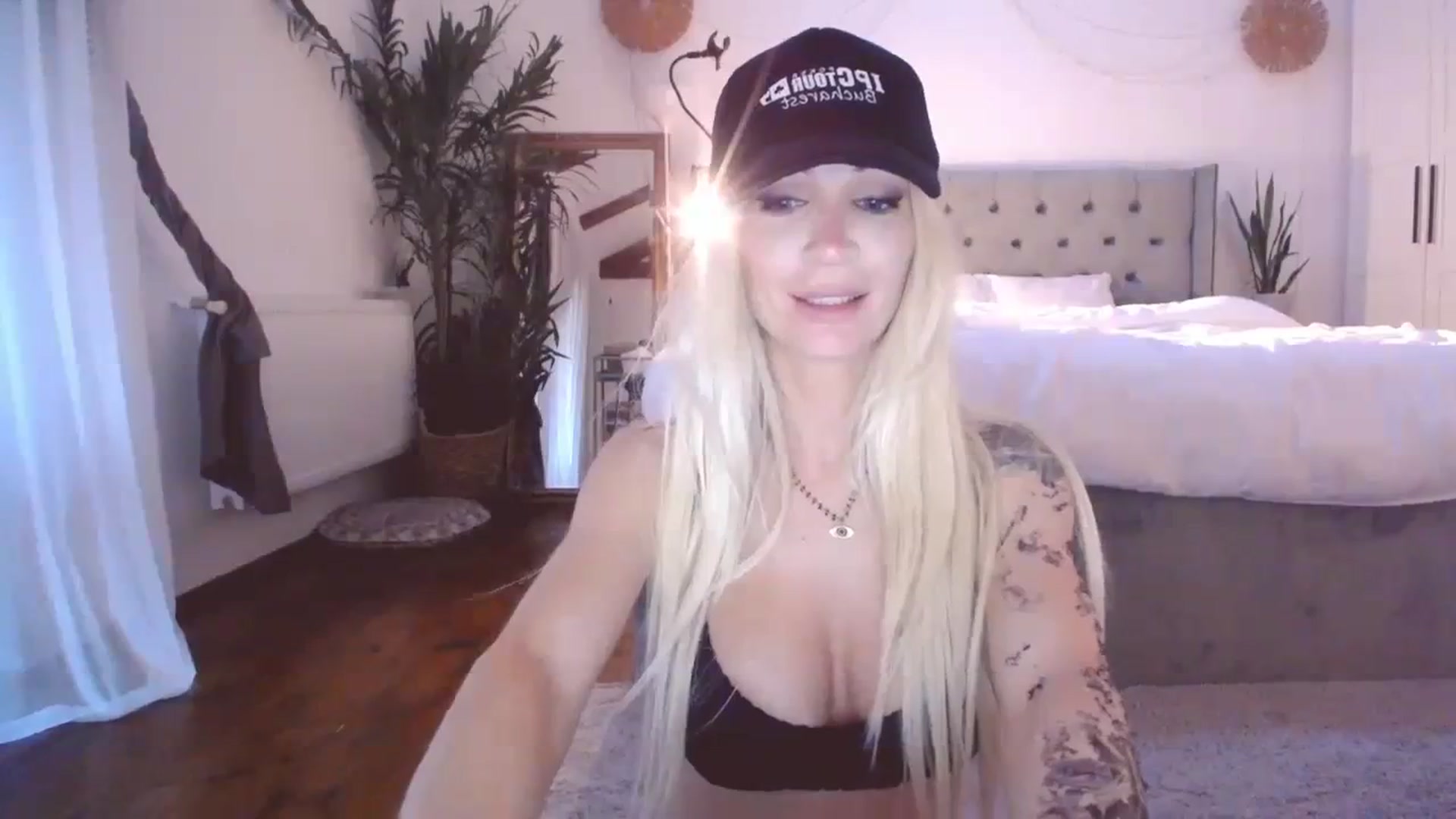 Gallery image thumbnail from BadKaylee_'s myfreecams stream on, 12/14/2023, 14:39 image 12 of 20