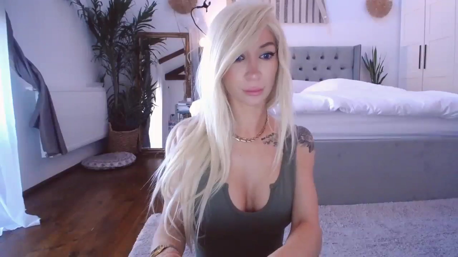 Gallery image thumbnail from BadKaylee_'s myfreecams stream on, 12/24/2023, 11:17 image 6 of 20