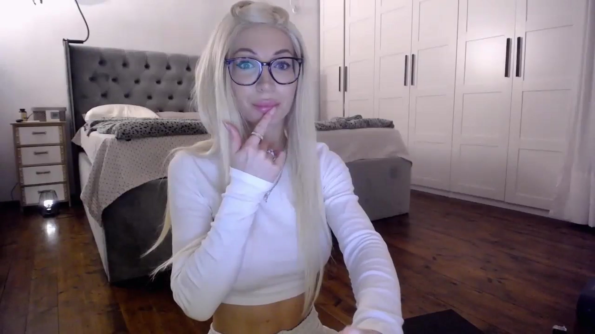 Gallery image thumbnail from BadKaylee_'s myfreecams stream on, 02/18/2024, 18:17 image 6 of 20