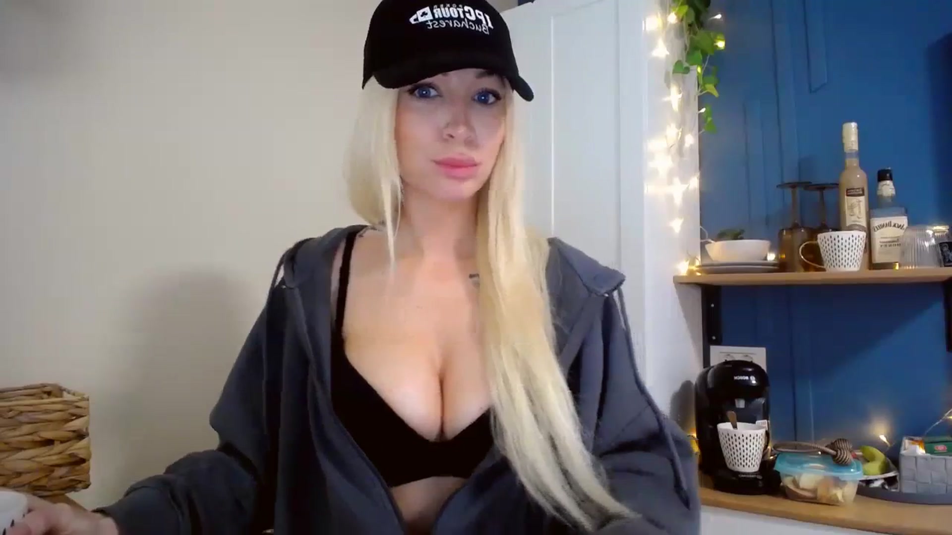 Gallery image thumbnail from BadKaylee_'s myfreecams stream on, 03/06/2024, 08:06 image 12 of 20
