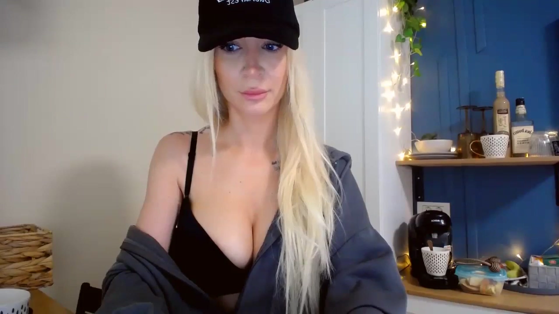 Gallery image thumbnail from BadKaylee_'s myfreecams stream on, 03/06/2024, 08:06 image 2 of 20