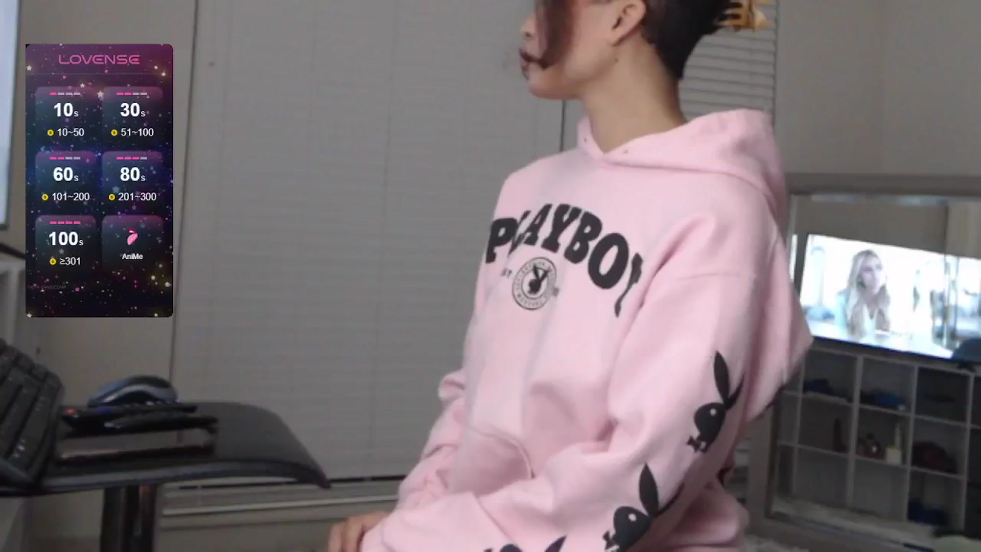 Gallery image thumbnail from BadLibrarian's myfreecams stream on, 05/13/2024, 10:30 image 4 of 20