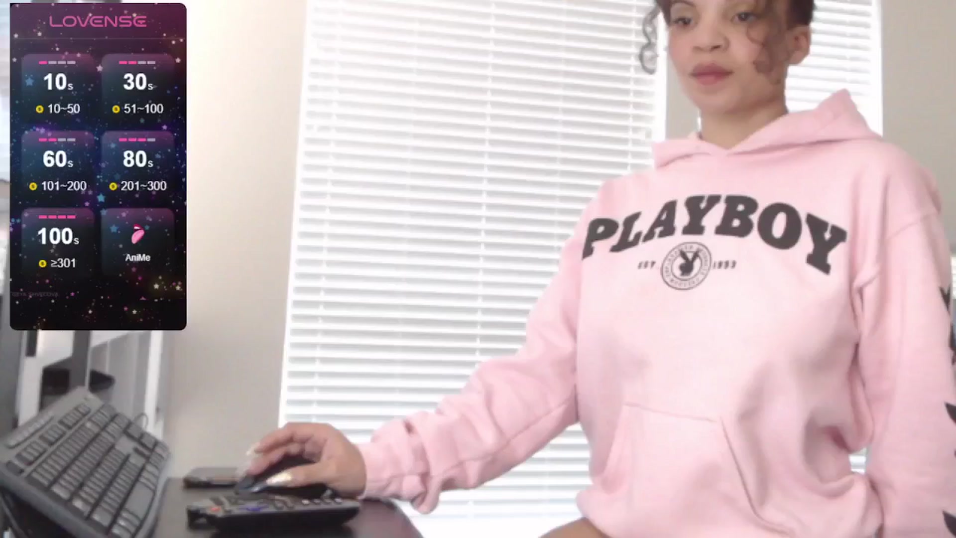Gallery image thumbnail from BadLibrarian's myfreecams stream on, 05/13/2024, 13:34 image 10 of 20