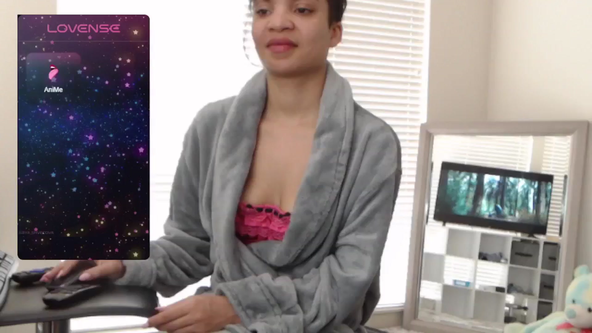 Gallery image thumbnail from BadLibrarian's myfreecams stream on, 06/16/2024, 15:56 image 8 of 20