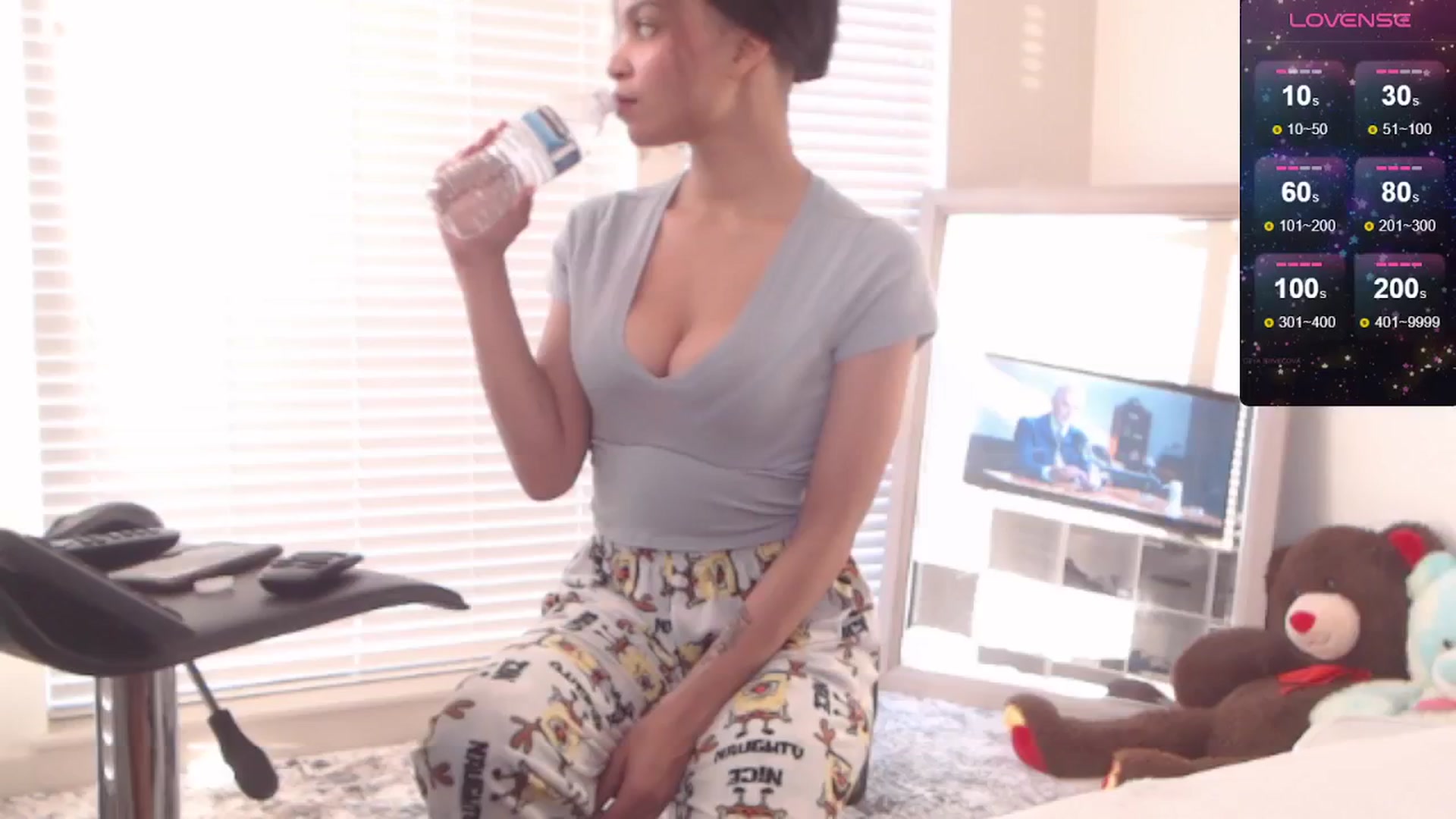 Gallery image thumbnail from BadLibrarian's myfreecams stream on, 06/25/2024, 16:59 image 1 of 20