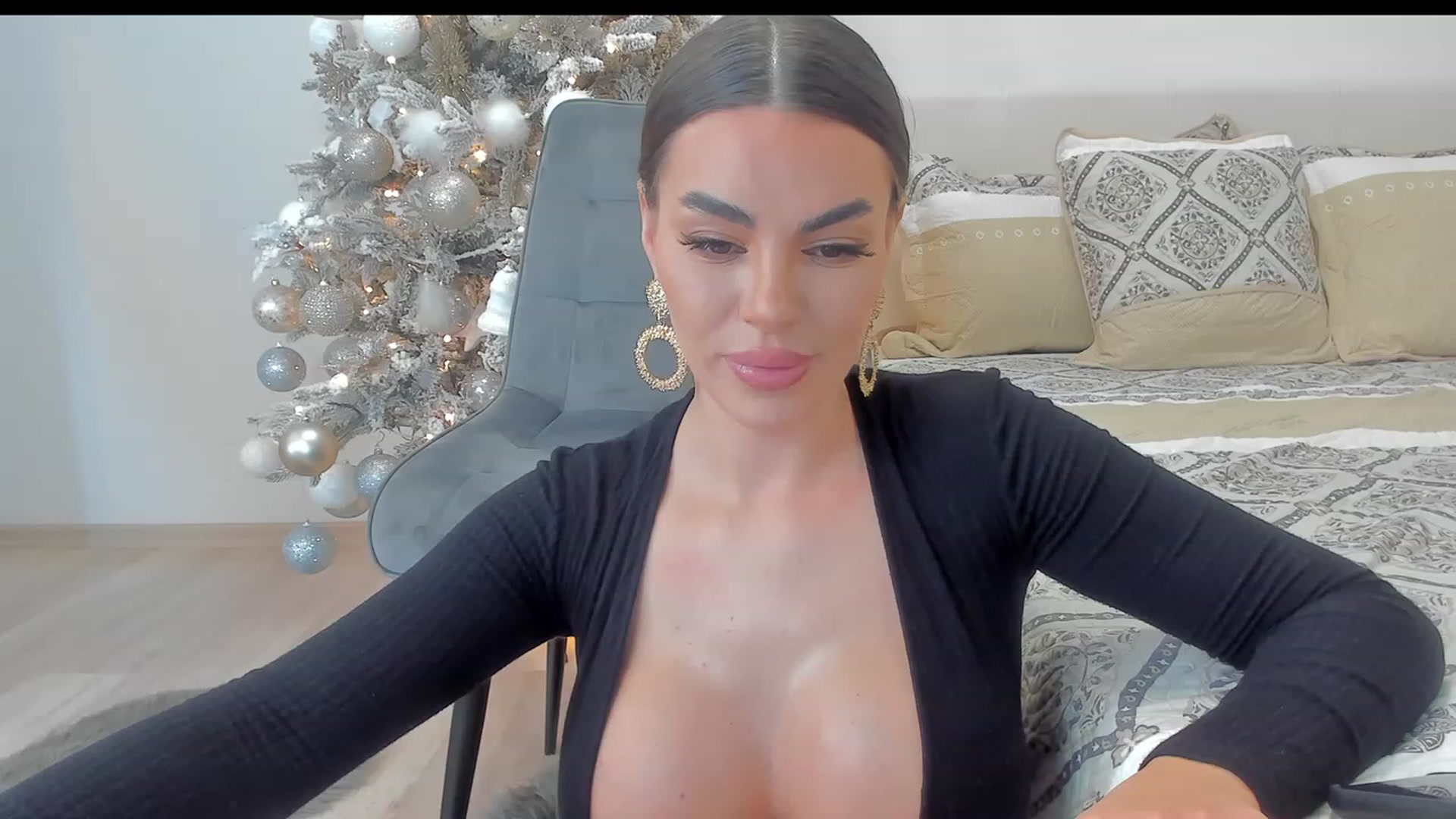 Gallery image thumbnail from BadMiaaa's myfreecams stream on, 12/09/2022, 21:08 image 12 of 20