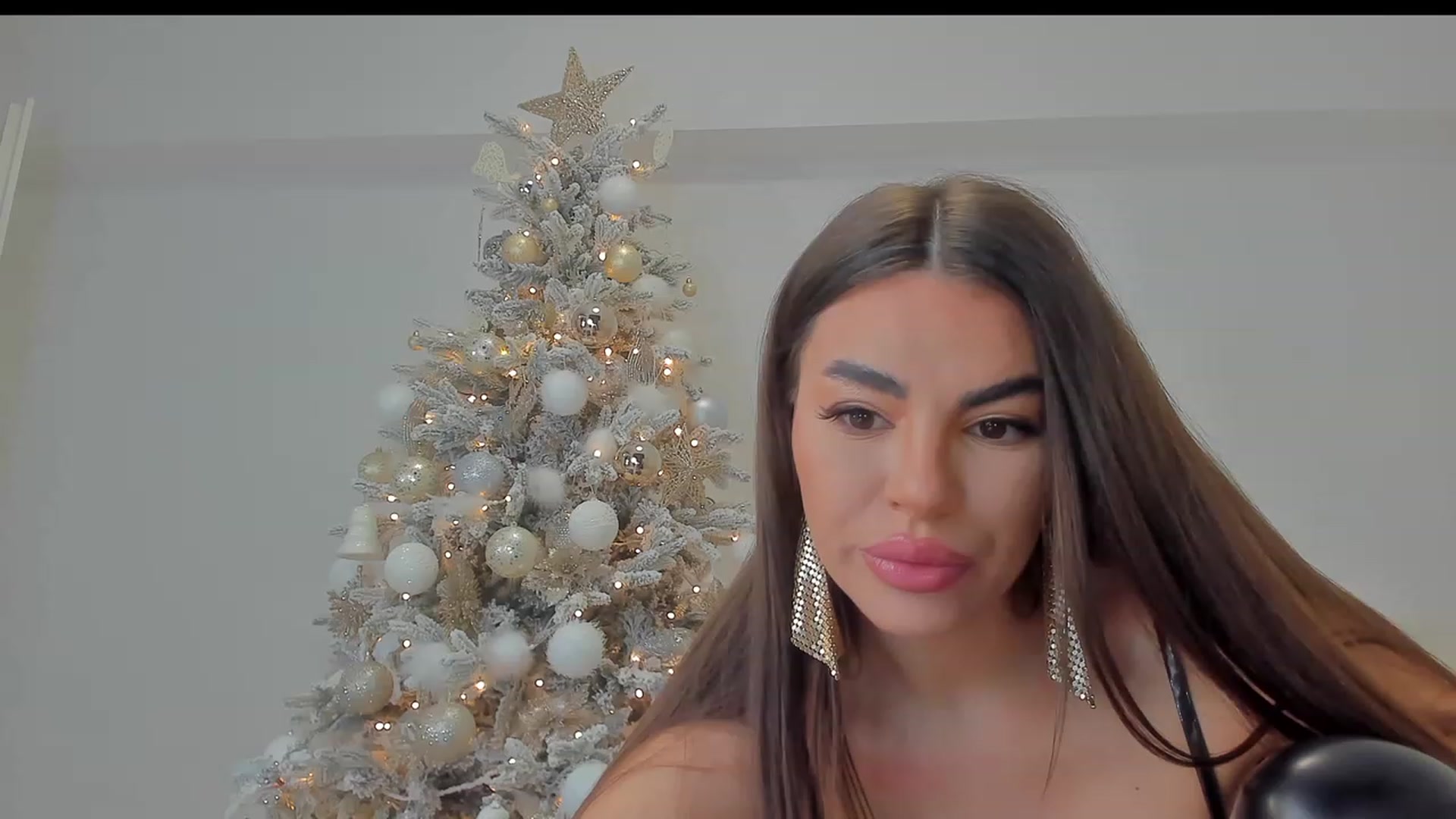 Gallery image thumbnail from BadMiaaa's myfreecams stream on, 12/11/2022, 21:44 image 10 of 20
