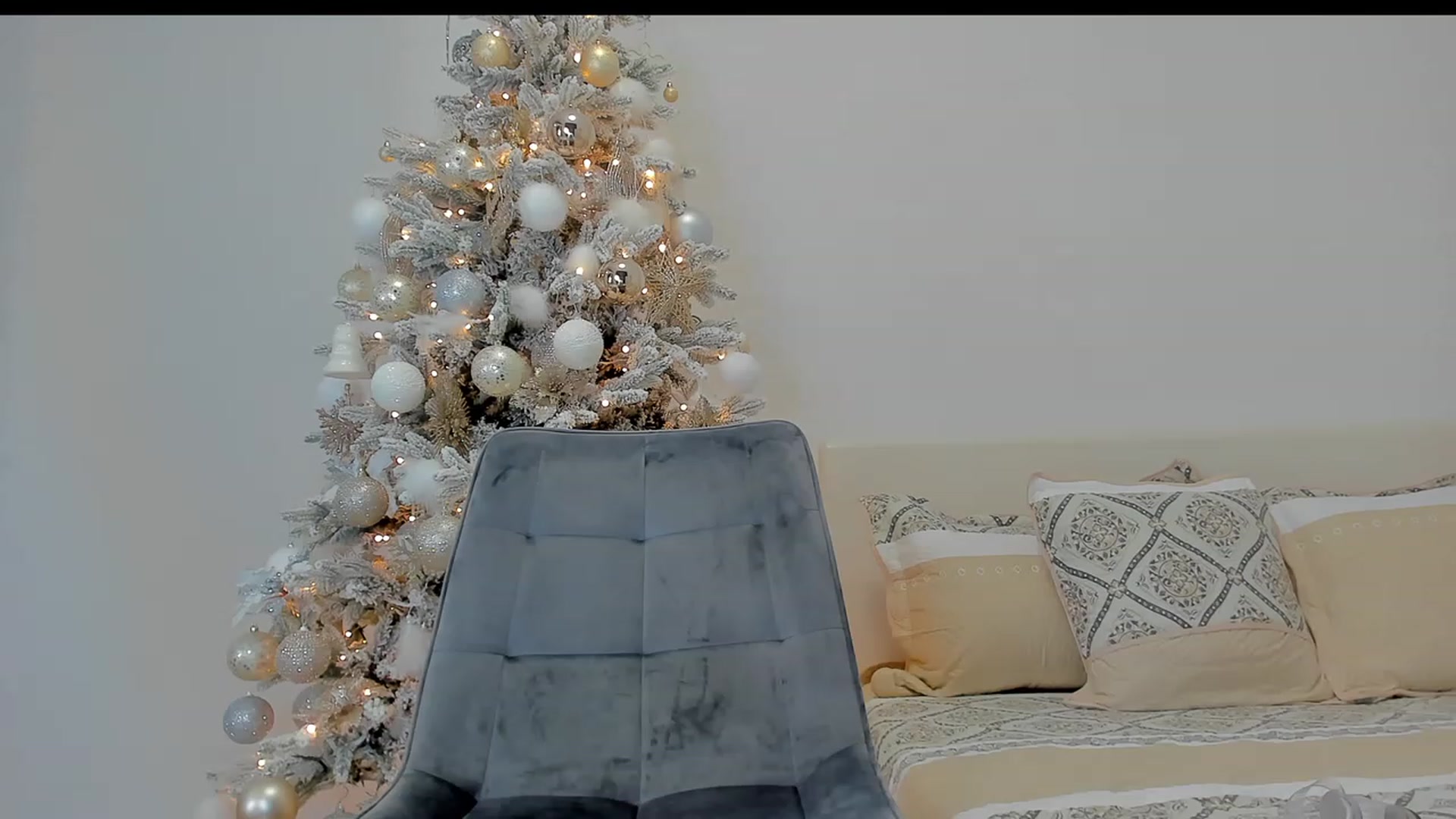 Gallery image thumbnail from BadMiaaa's myfreecams stream on, 12/12/2022, 20:47 image 8 of 20
