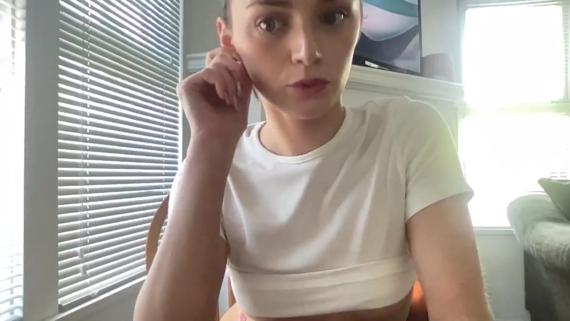 Gallery image thumbnail from Baddbabyy's myfreecams stream on, 05/03/2024, 24:00 image 5 of 20