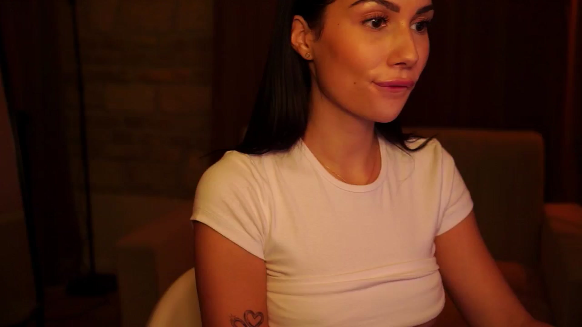 Gallery image thumbnail from Baddie_Bunny's myfreecams stream on, 08/21/2024, 15:44 image 11 of 20