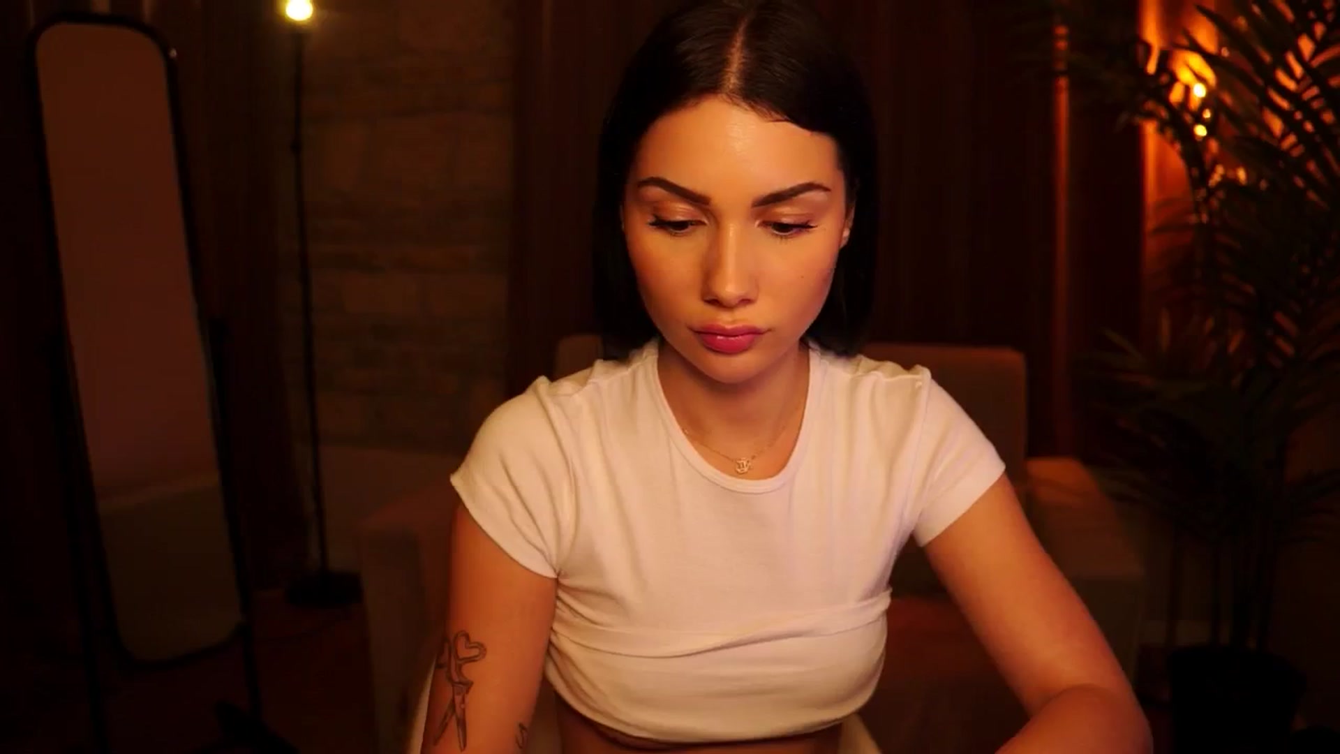 Gallery image thumbnail from Baddie_Bunny's myfreecams stream on, 08/21/2024, 18:07 image 15 of 20