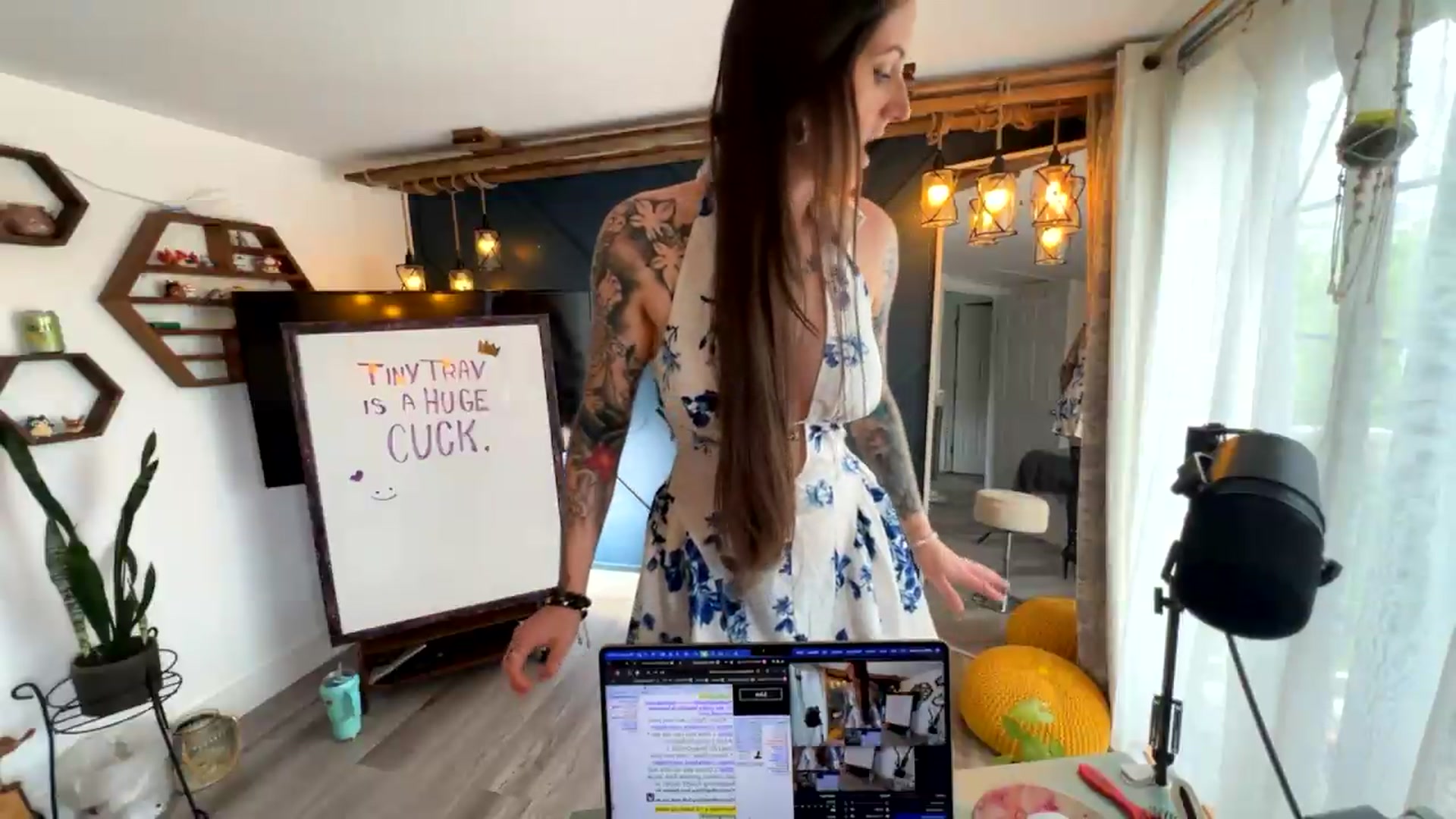 Gallery image thumbnail from BadlandBandit's myfreecams stream on, 08/01/2026, 17:57 image 18 of 20