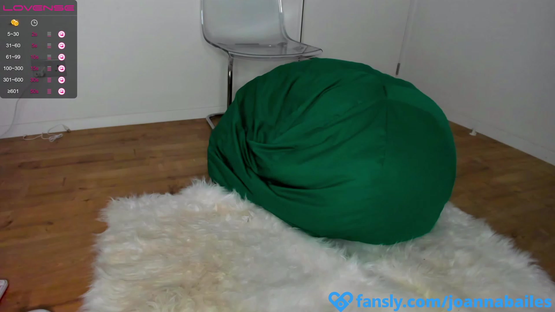 Gallery image thumbnail from BailesJoanna's myfreecams stream on, 01/03/2023, 16:32 image 8 of 20