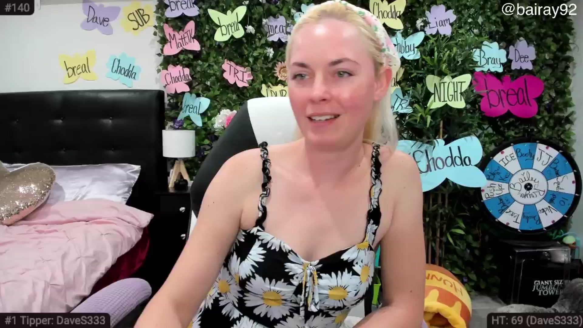 Gallery image thumbnail from BaileyRayne's myfreecams stream on, 05/24/2025, 24:54 image 19 of 20