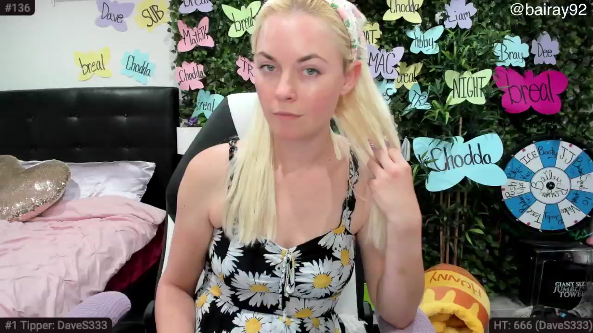 Gallery image thumbnail from BaileyRayne's myfreecams stream on, 05/24/2025, 08:32 image 7 of 20