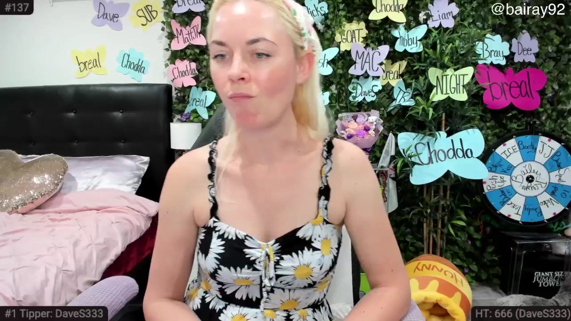 Gallery image thumbnail from BaileyRayne's myfreecams stream on, 05/24/2025, 08:32 image 4 of 20