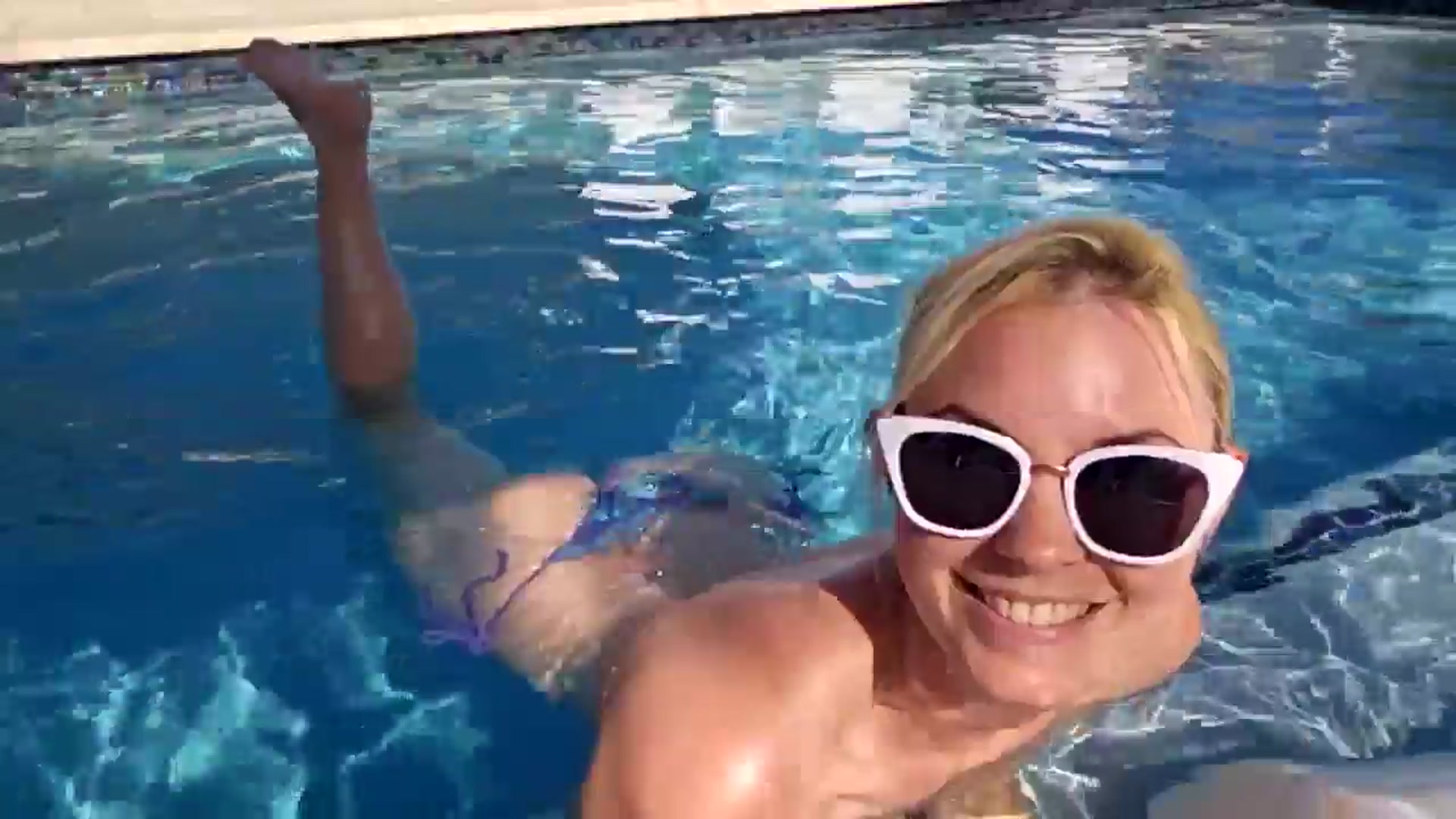 Gallery image thumbnail from BaileyRayne's myfreecams stream on, 06/20/2025, 24:26 image 4 of 20