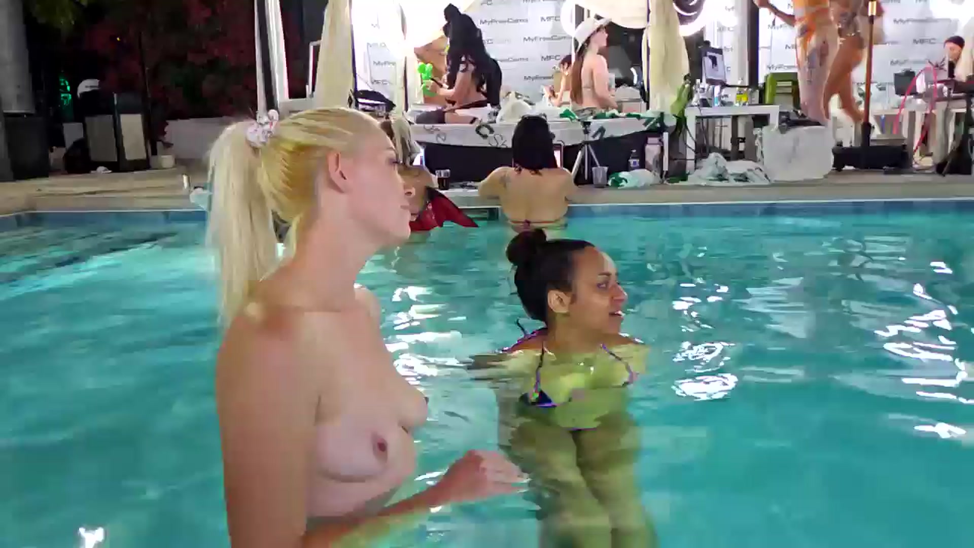 Gallery image thumbnail from BaileyRayne's myfreecams stream on, 10/09/2025, 05:18 image 12 of 20