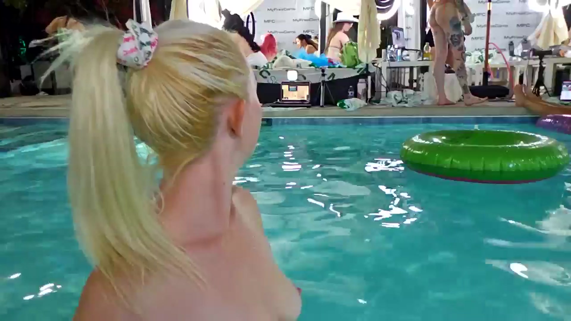 Gallery image thumbnail from BaileyRayne's myfreecams stream on, 10/09/2025, 05:18 image 17 of 20