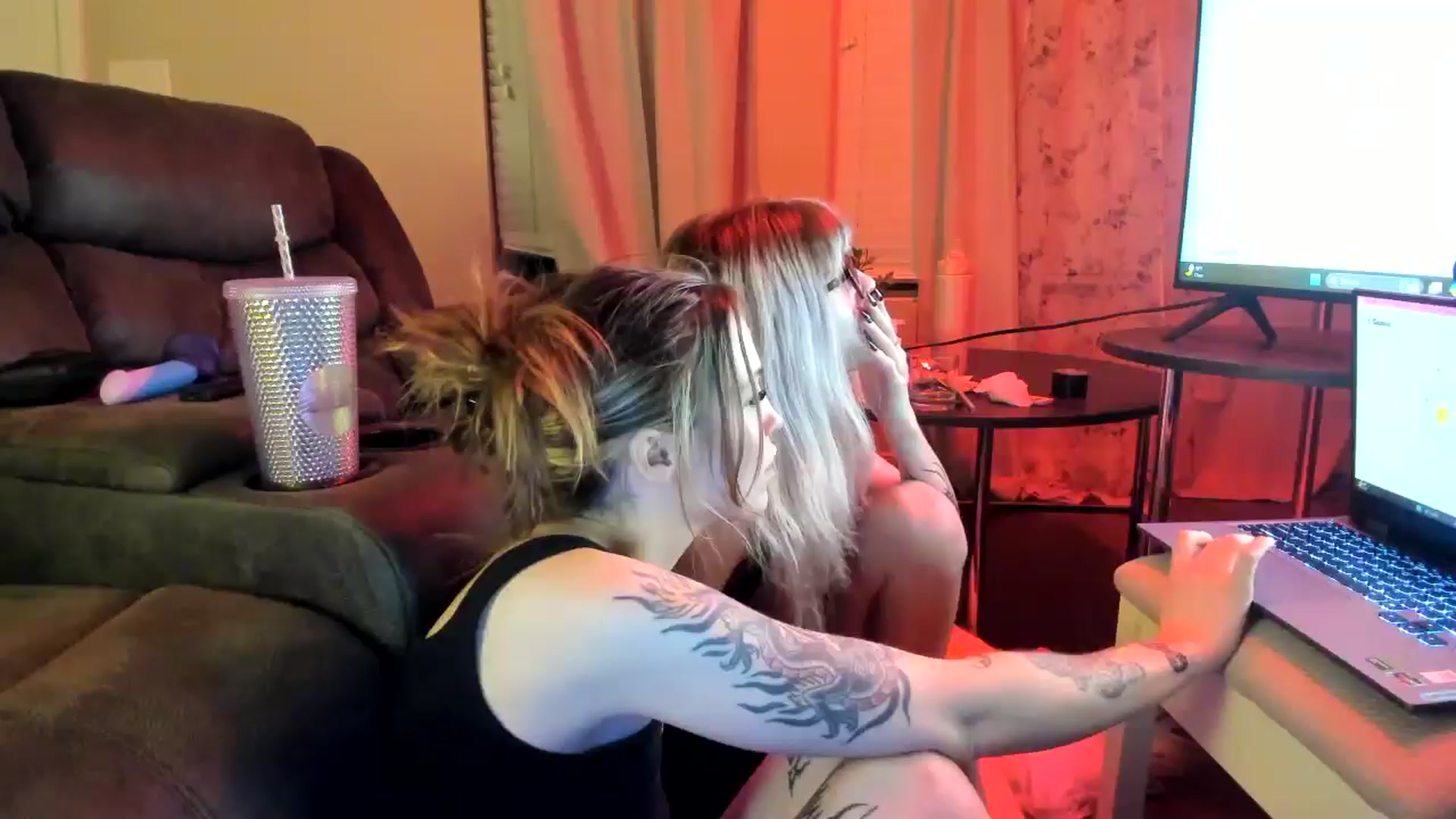 Gallery image thumbnail from Baileyskyes's myfreecams stream on, 10/16/2024, 10:06 image 18 of 20