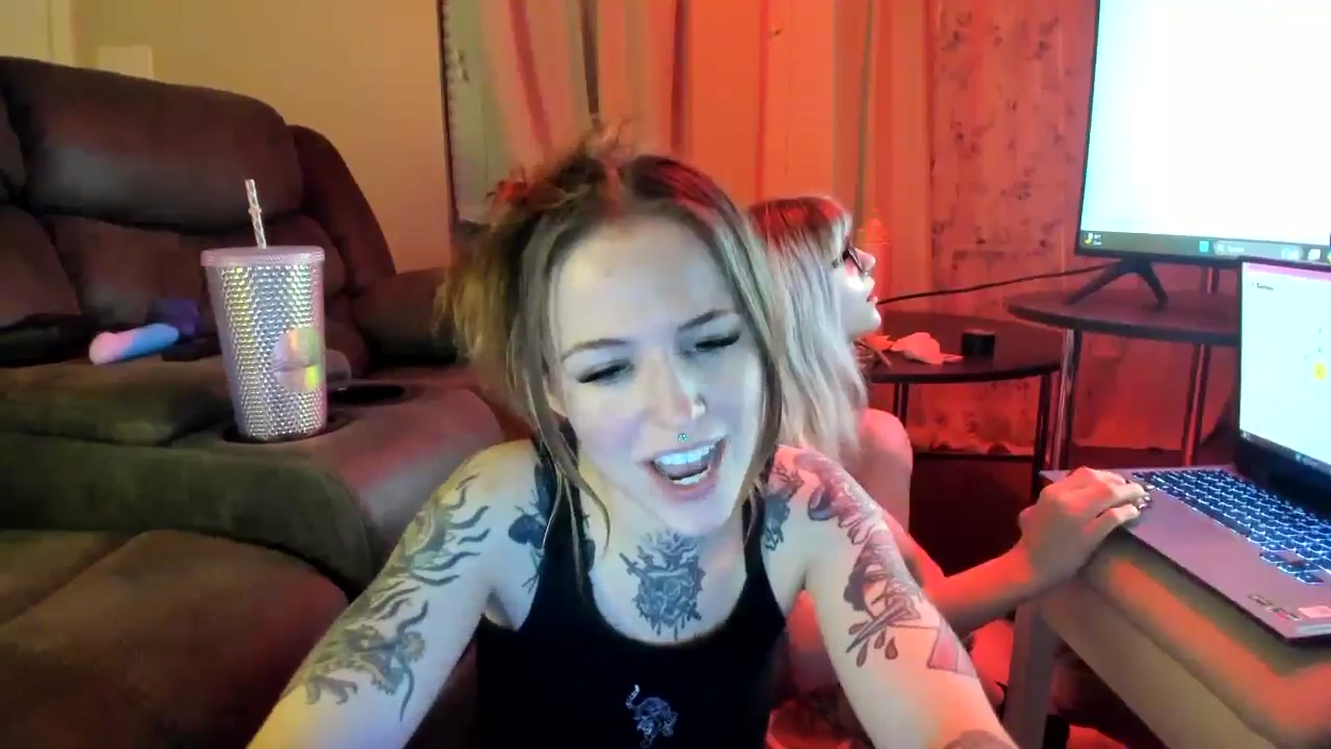 Gallery image thumbnail from Baileyskyes's myfreecams stream on, 10/16/2024, 10:06 image 5 of 20